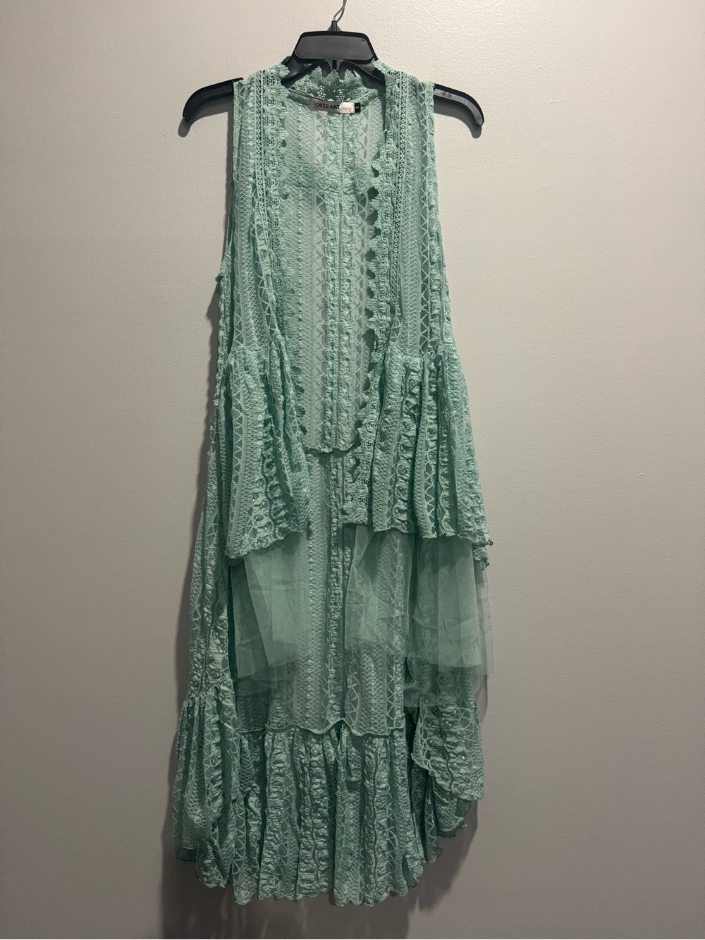 Origami size small Sleeveless Mint Lace Tiered Vest